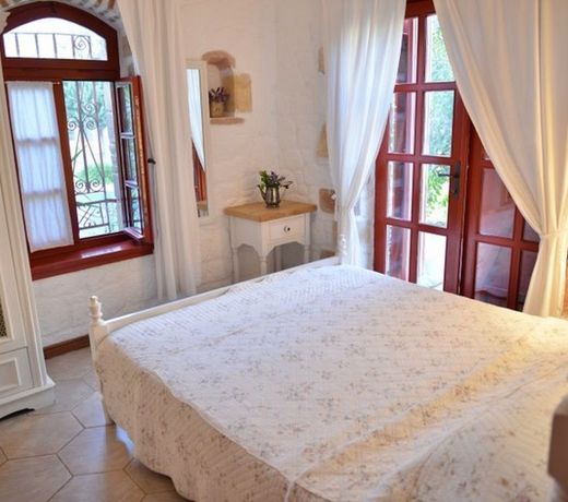 Alacati Zeytin Konak Hotel