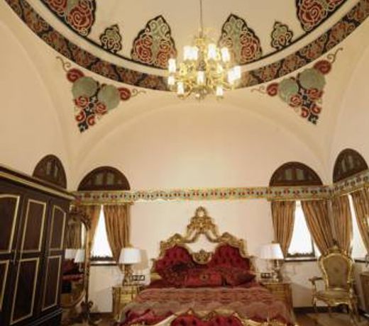 Cesme Kanuni Kervansaray Historical Hotel