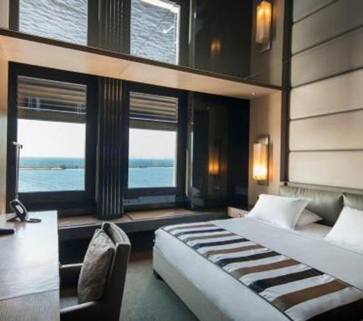 Key Hotel