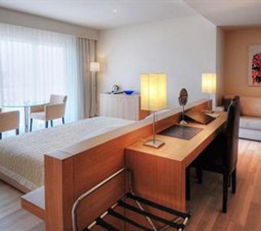 Lvzz Hotel