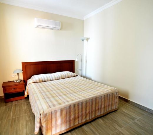 Azka Hotel