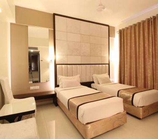 Hotel Silver Inn LLP