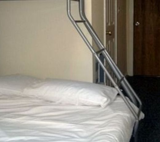 Heroes Hotel