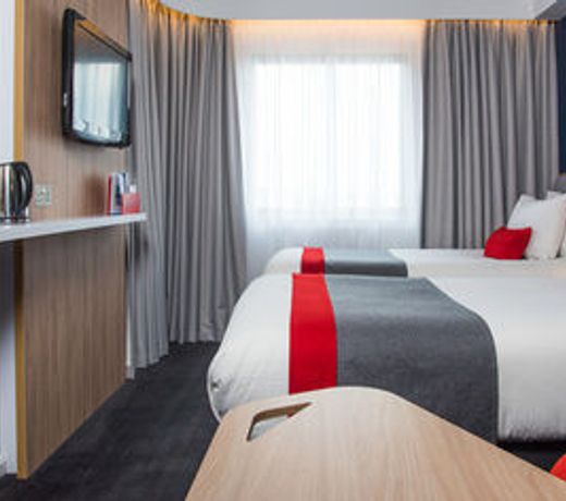 Holiday Inn Express London Luton Airport, an IHG Hotel