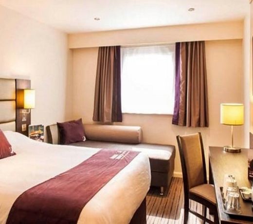 Premier Inn Luton Town Centre