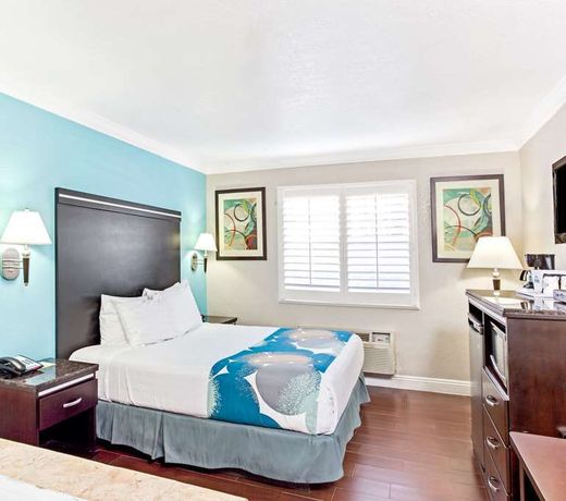 Days Inn by Wyndham Long Beach City Center
