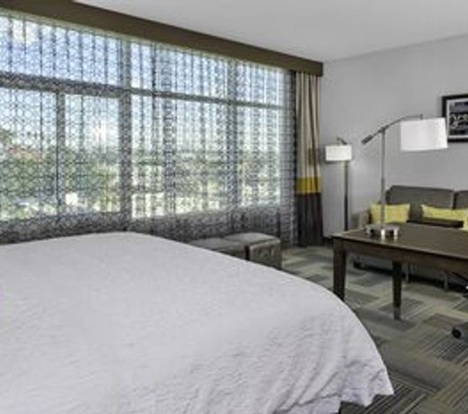 Hampton Inn & Suites Los Angeles/Hollywood, CA