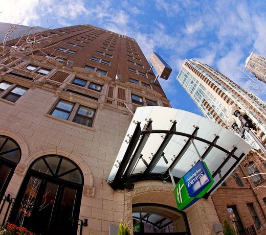 Hotel Cass - A Holiday Inn Express at Magnificent Mile, an IHG Hotel