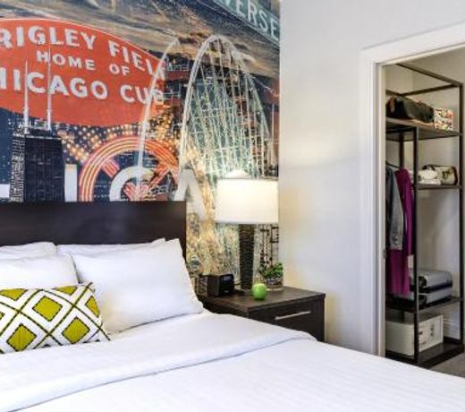 Hotel Versey Days Inn by Wyndham Chicago