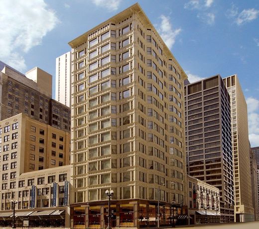 Staypineapple, An Iconic Hotel, The Loop