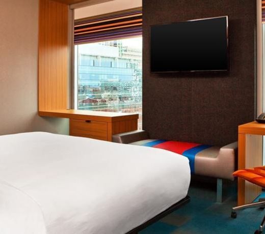 Aloft Chicago Downtown River North