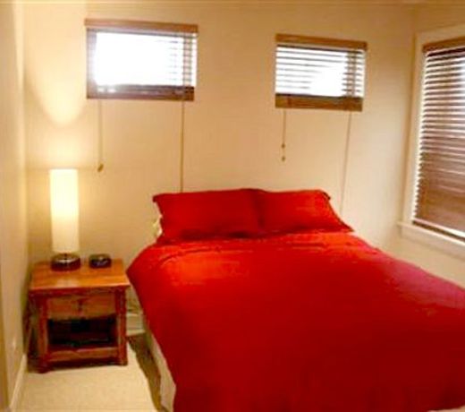 Roscoe Village Guesthouse