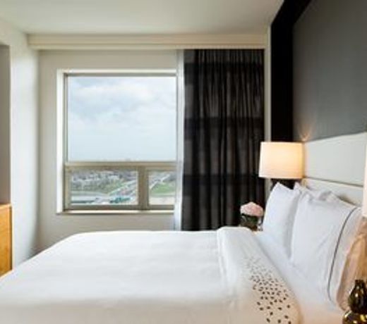 Renaissance Chicago O'Hare Suites Hotel
