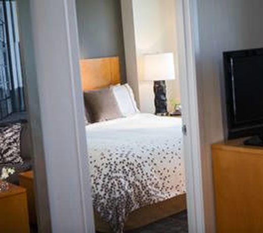 Renaissance Chicago O'Hare Suites Hotel