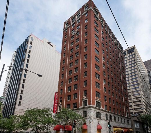The St. Clair Hotel - Magnificent Mile