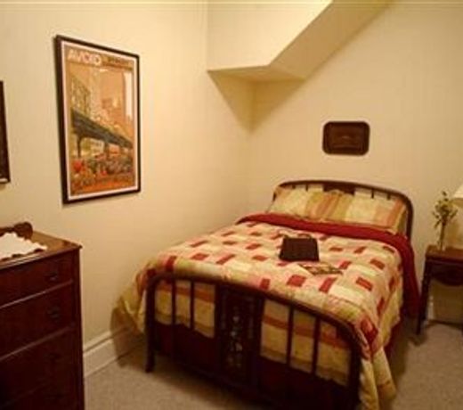 Old Chicago Inn