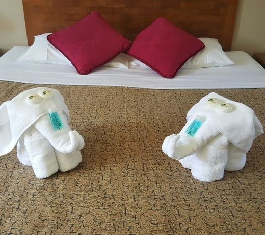 Montego Mermaid Beach Motel