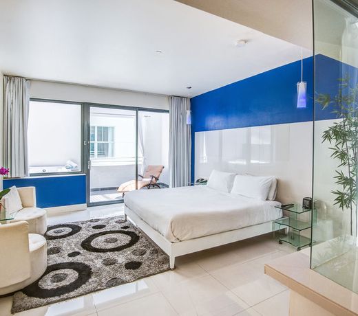 Clinton Hotel South Beach