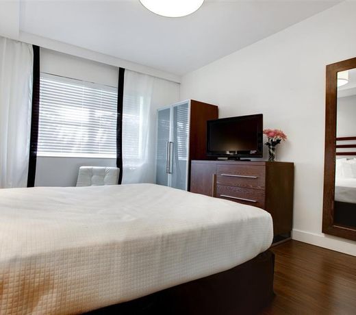 Dorchester Hotel & Suites