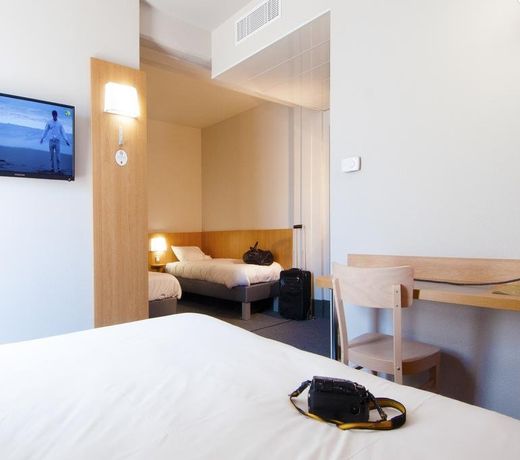 B&B HOTEL La Rochelle Beaulieu Puilboreau