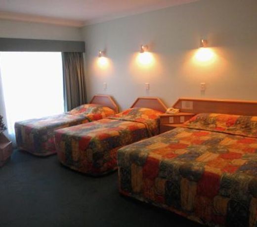 Runaway Bay Motor Inn
