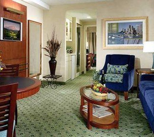 DoubleTree Suites by Hilton Hotel Boston - Cambridge
