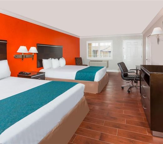 Howard Johnson by Wyndham Orange Hotel & Suites