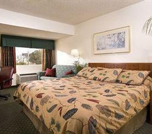 Travelodge by Wyndham San Diego Downtown Convention Center