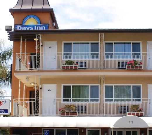 DAYS INN HARBOR VIEW