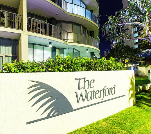 The Waterford on Main Beach