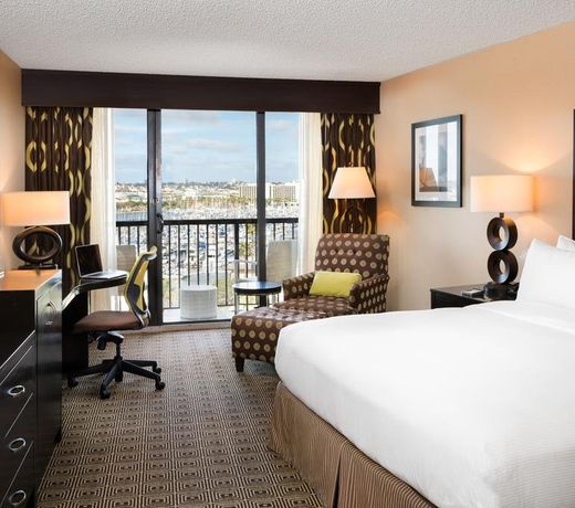 Hilton San Diego Airport/Harbor Island