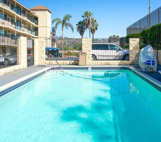 Howard Johnson by Wyndham San Diego Hotel Circle