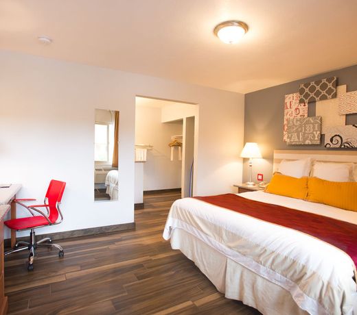 Ramada by Wyndham near SeaWorld / Mission Beach