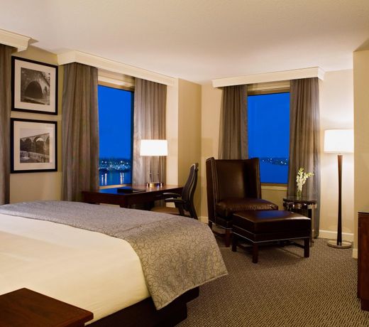 Hilton Philadelphia at Penn's Landing