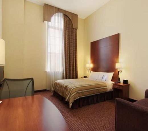 Club Quarters Hotel in Philadelphia