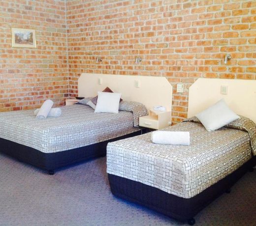 Gloucester Country Lodge Motel