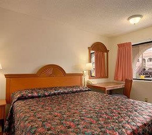 Super 8 by Wyndham Las Vegas Nellis AFB Area