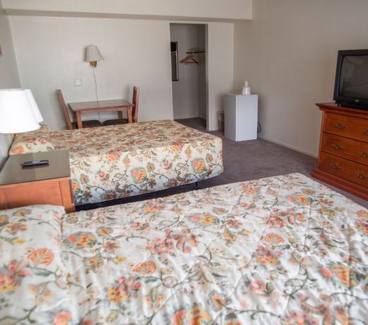 Siegel Slots and Suites (No Resort Fees)