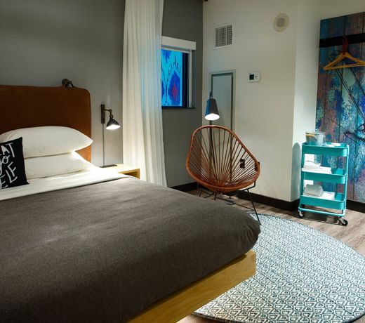 MOXY New Orleans Downtown/French Quarter Area