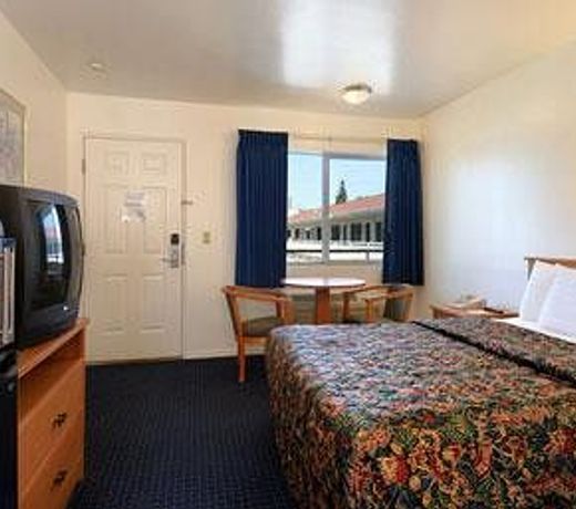 Days Inn by Wyndham Seattle North of Downtown