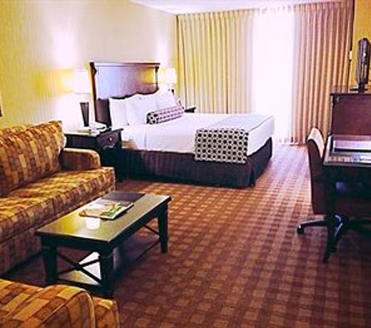 Crowne Plaza Dallas Market Center, an IHG Hotel