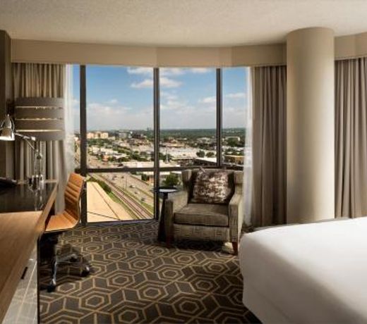DoubleTree by Hilton Hotel Dallas Campbell Centre