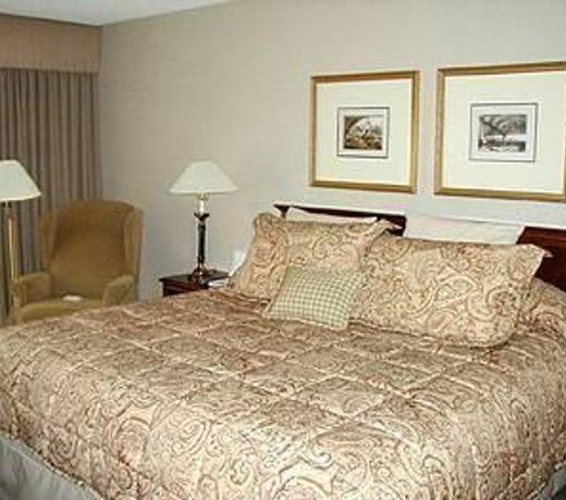 DoubleTree by Hilton Dallas Market Center