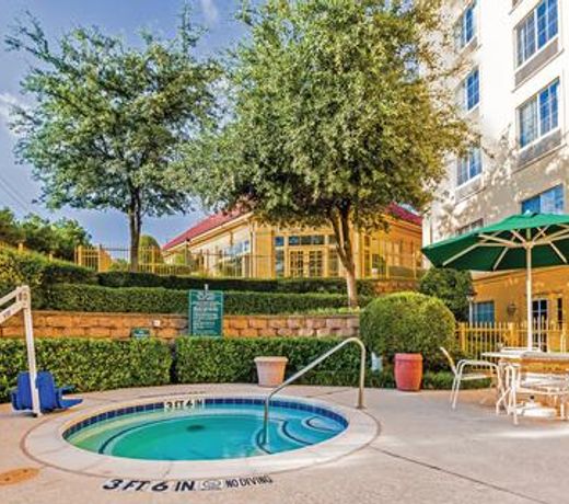 La Quinta by Wyndham Dallas North Central