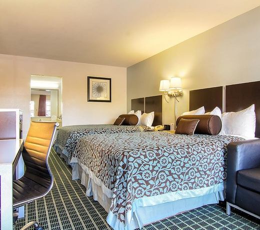 Days Inn by Wyndham Market Center Dallas Love Field