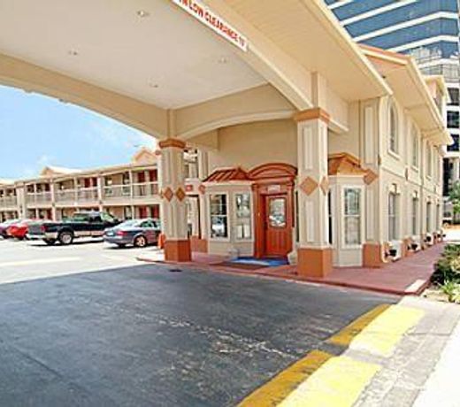 Quality Inn & Suites Dallas-Cityplace