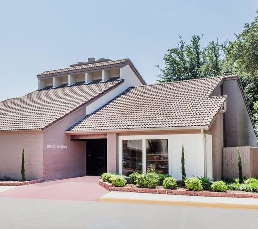 Hawthorn Suites Dallas Love Field