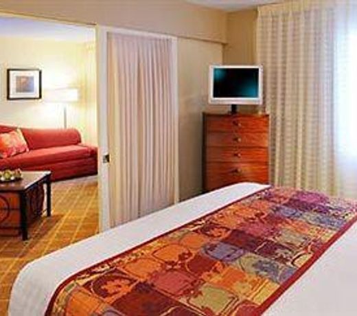 Sonesta ES Suites Dallas Market Center