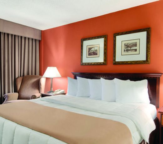 IBAN Dallas Park Central Hotel, Trademark by Wyndham