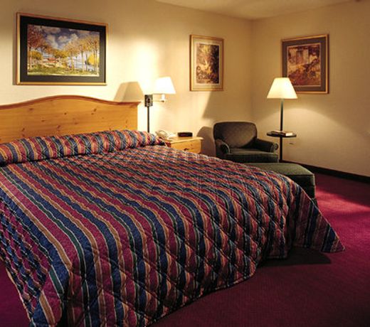 HomeTowne Studios by Red Roof Dallas - North Addison - Tollway
